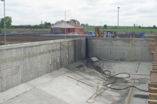 Sewage treatment plant &#8211; protection and smoothing of walls
