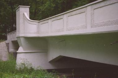 Renovierung einer unter Denkmalschutz stehenden Brücke